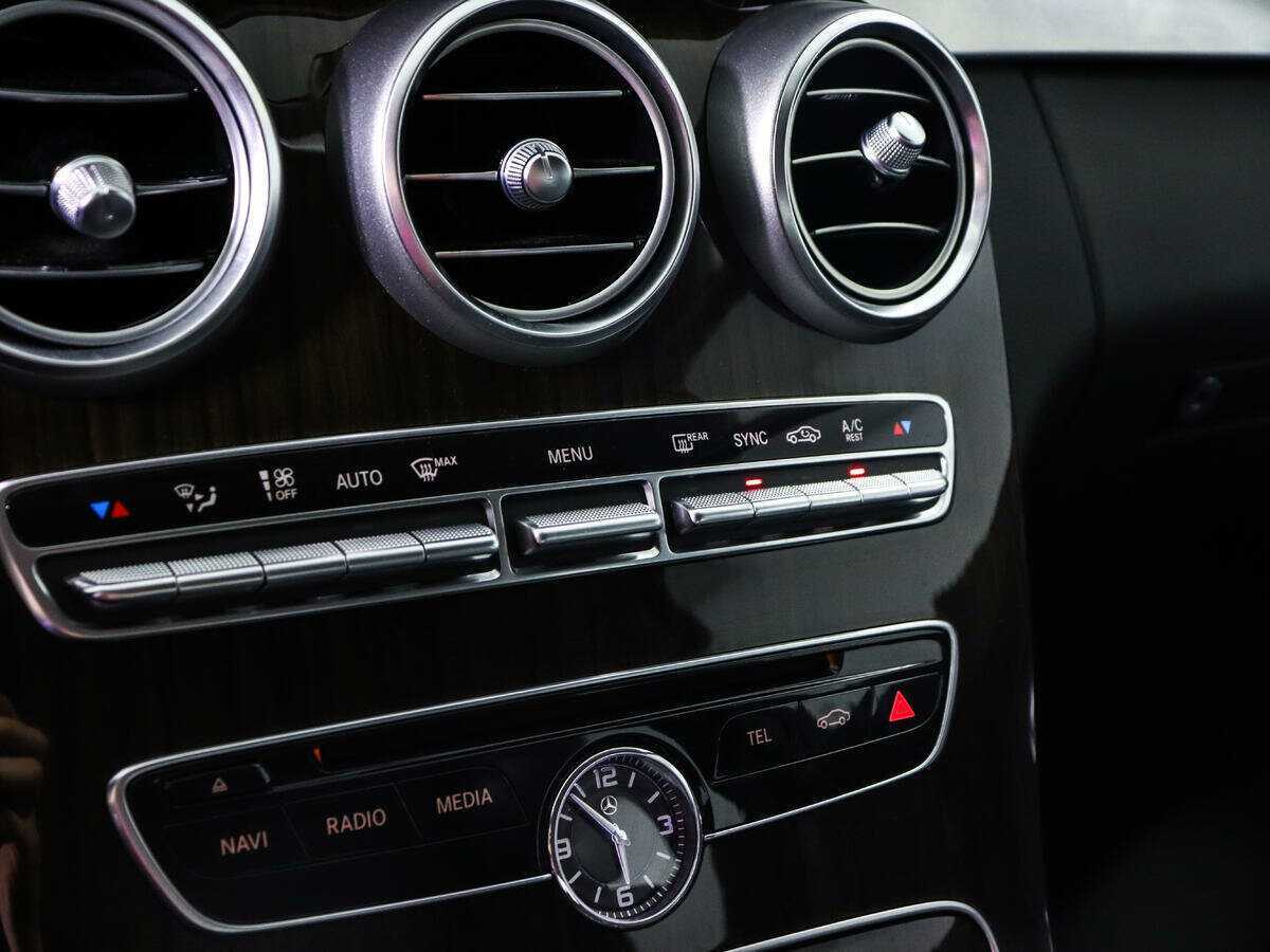 Б/У Мерседес-Бенц Ц-Класс 2016 года. Фото: #17