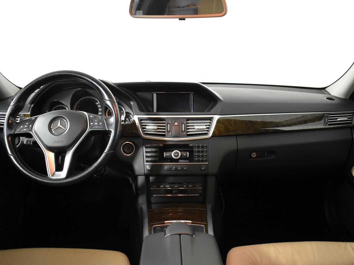 Б/У Мерседес-Бенц Е-Класс 2012 года. Фото: #15