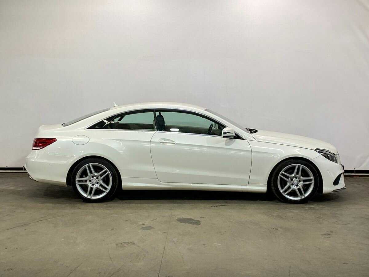 Б/У Мерседес-Бенц Е-Класс 2013 года. Фото: #4