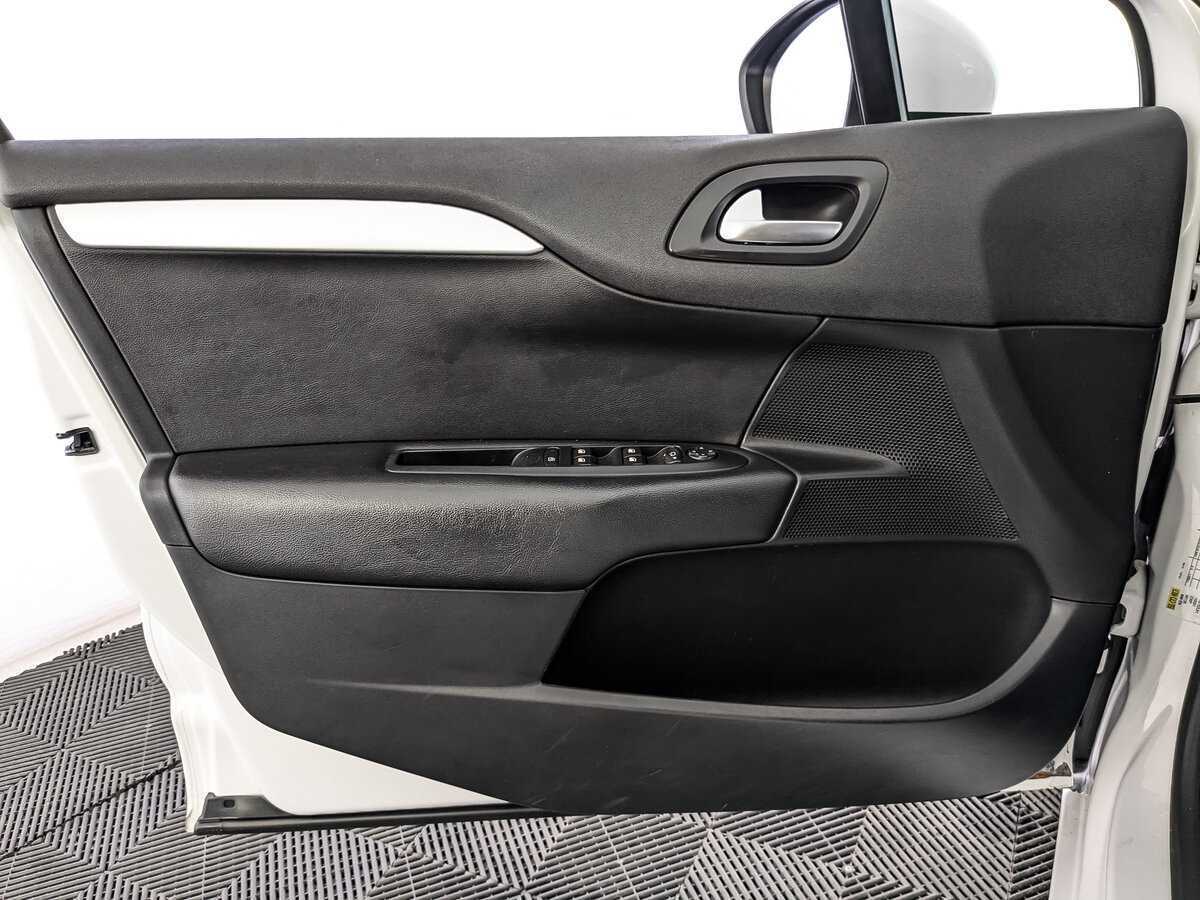 Б/У Ситроен Ц4 2014 года. Фото: #14