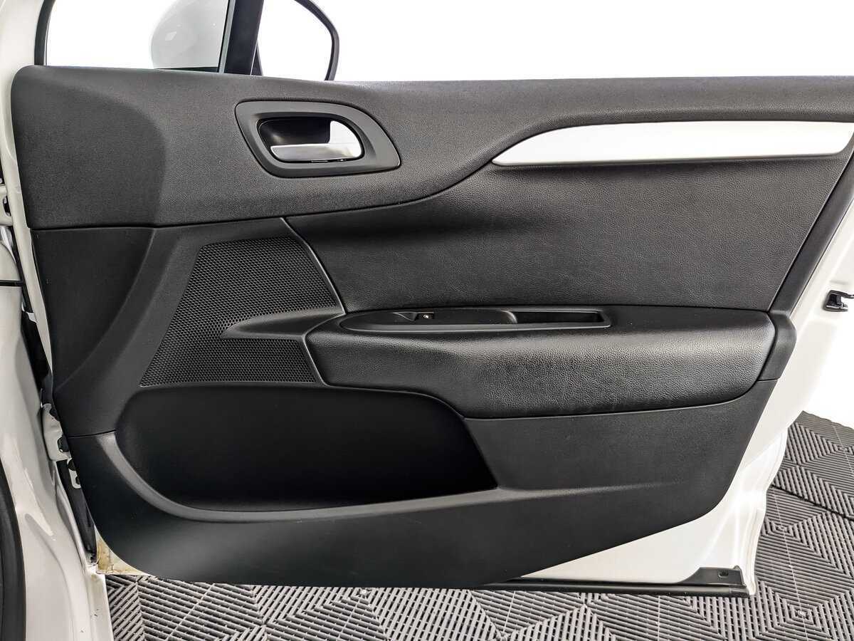 Б/У Ситроен Ц4 2014 года. Фото: #19