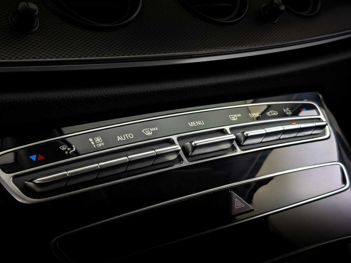 Б/У Мерседес-Бенц Е-Класс 2018 года. Фото: #21