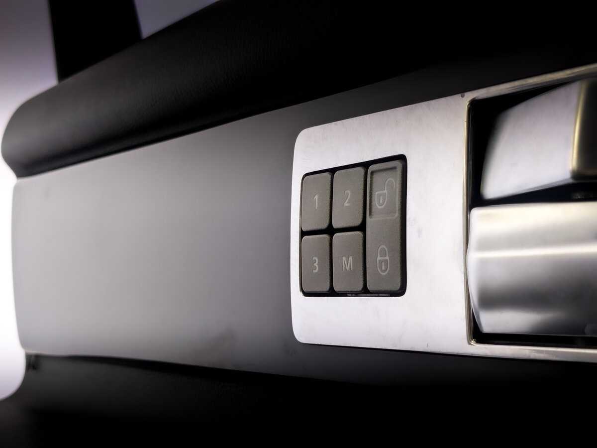 Б/У Лэнд Ровер Дискавери 2014 года. Фото: #17