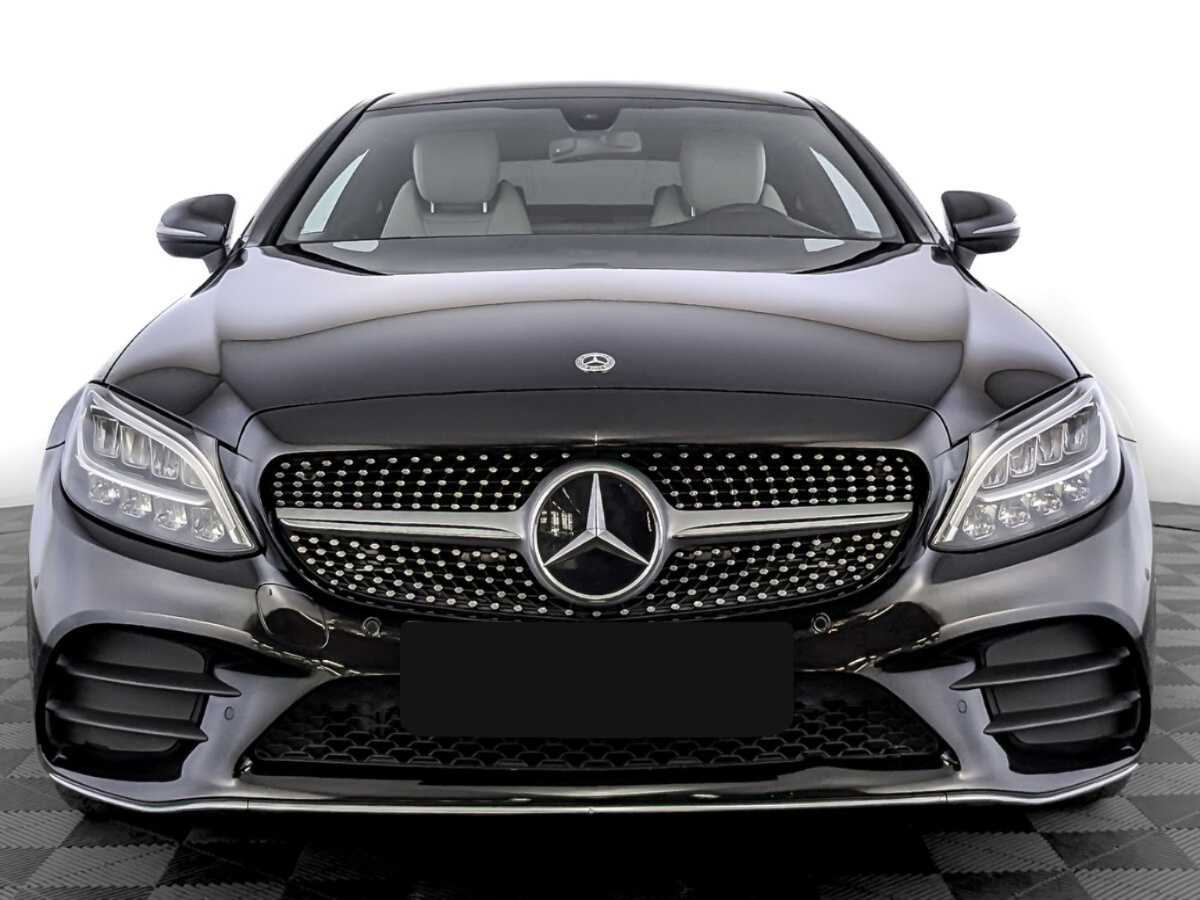 Б/У Мерседес-Бенц Ц-Класс 2018 года. Фото: #1