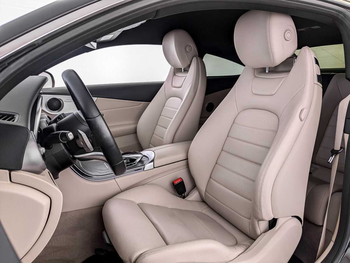 Б/У Мерседес-Бенц Ц-Класс 2018 года. Фото: #15