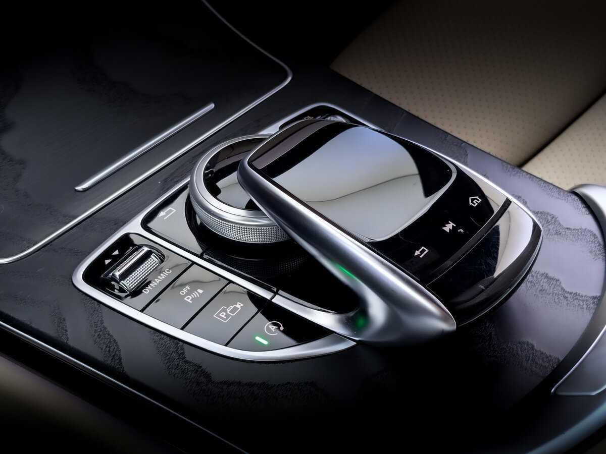 Б/У Мерседес-Бенц Ц-Класс 2018 года. Фото: #22