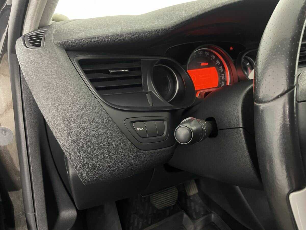 Б/У Ситроен Ц5 2013 года. Фото: #8