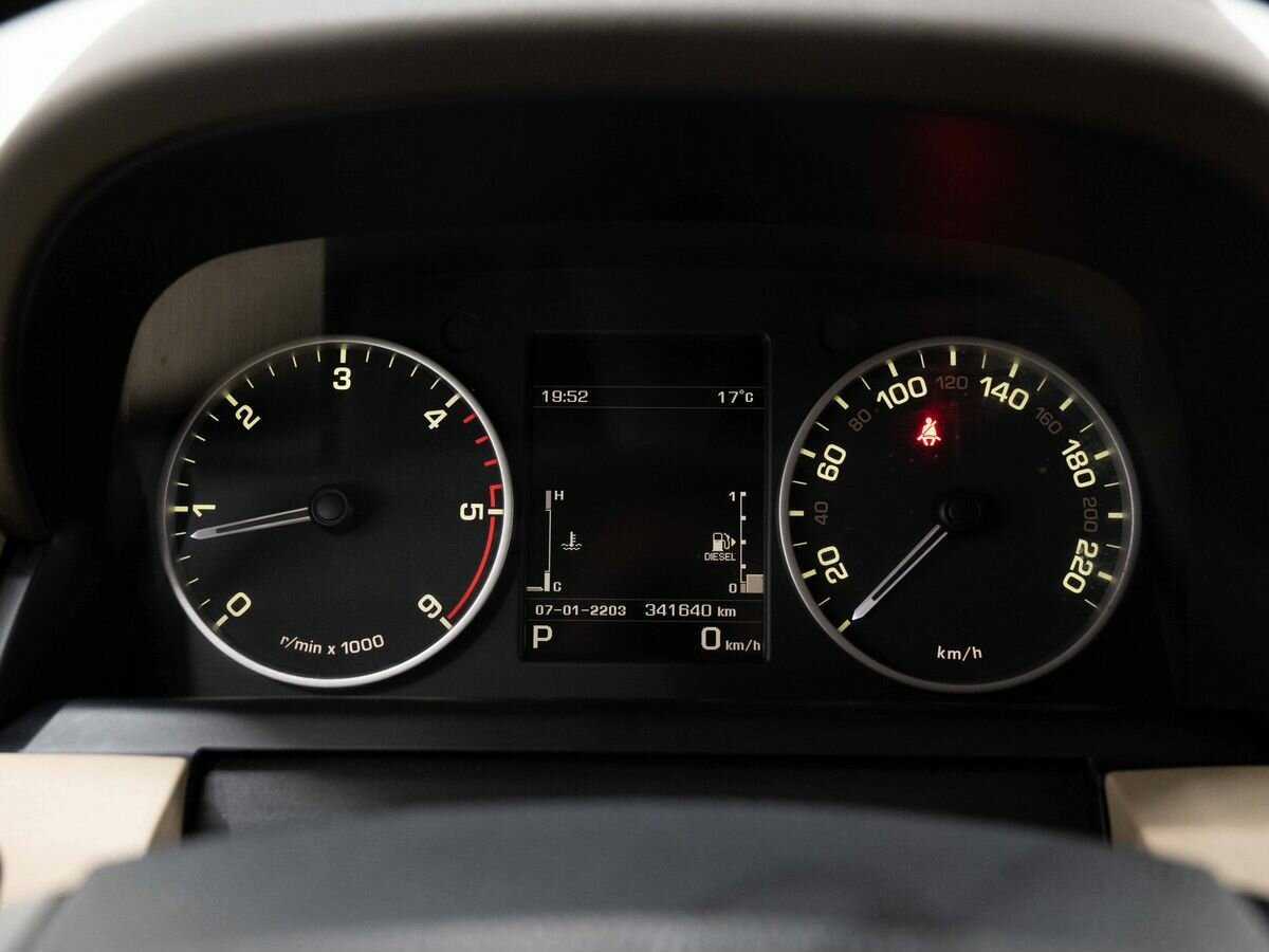 Б/У Лэнд Ровер Дискавери 2014 года. Фото: #17