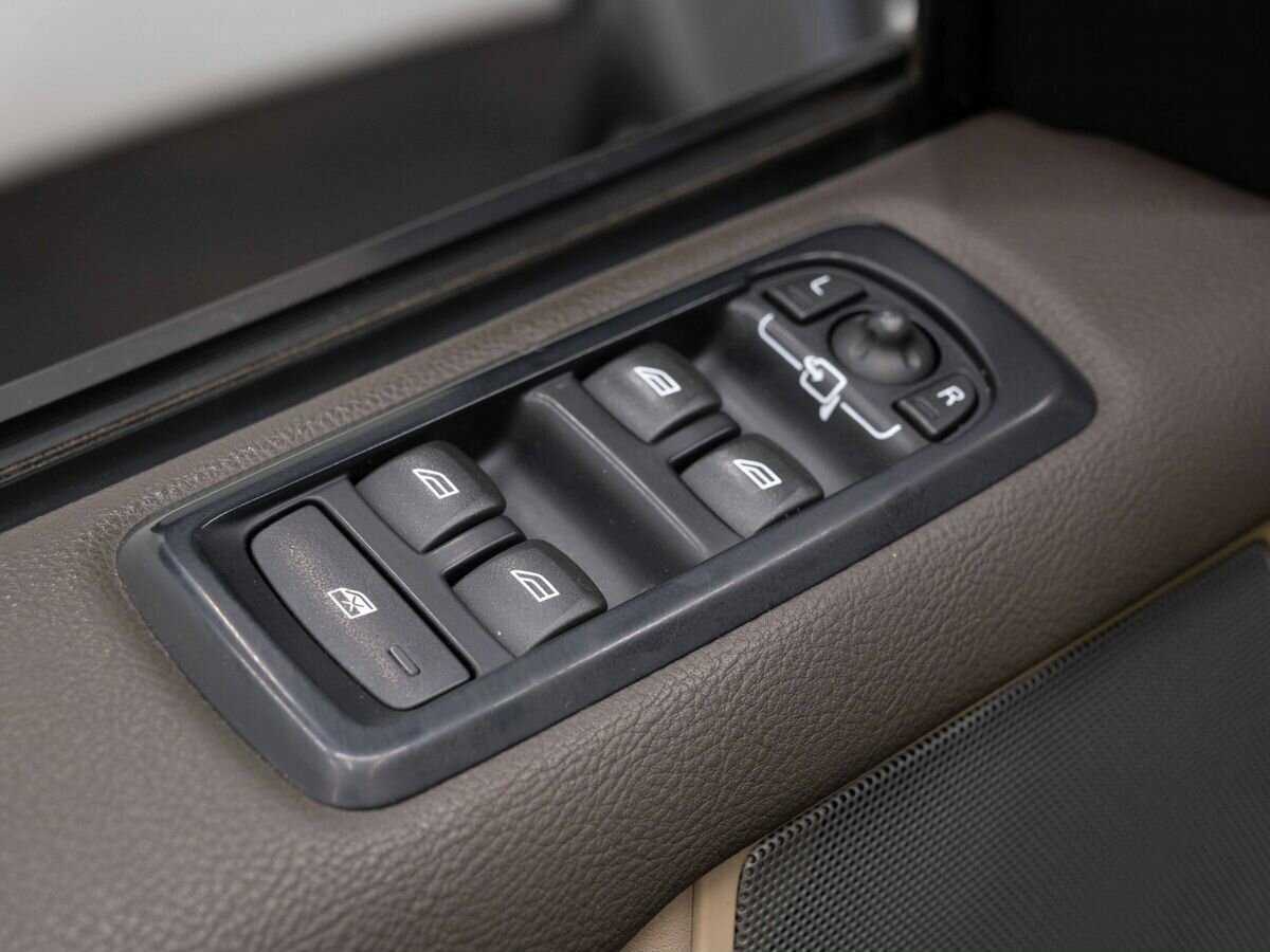 Б/У Лэнд Ровер Дискавери 2014 года. Фото: #20