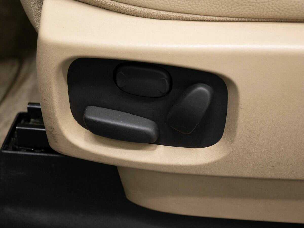 Б/У Лэнд Ровер Дискавери 2014 года. Фото: #23