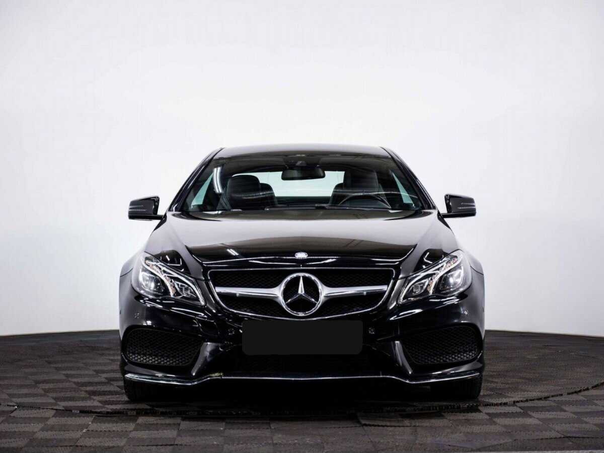 Б/У Мерседес-Бенц Е-Класс 2013 года. Фото: #1