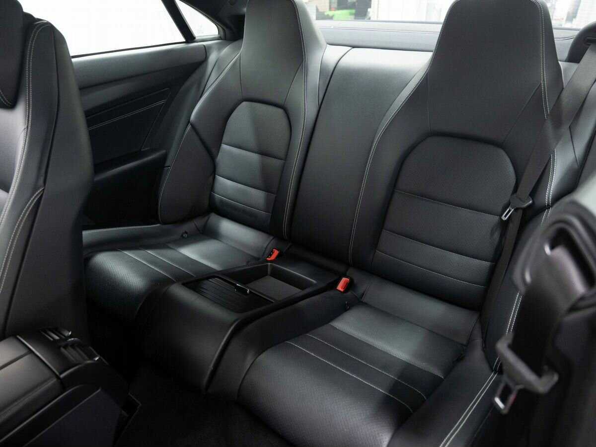 Б/У Мерседес-Бенц Е-Класс 2013 года. Фото: #8