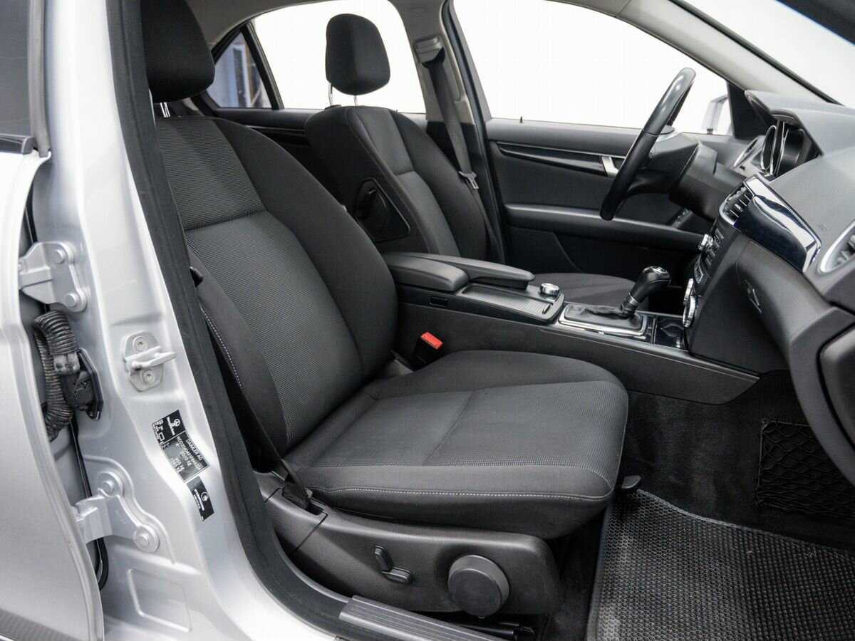 Б/У Мерседес-Бенц Ц-Класс 2012 года. Фото: #7