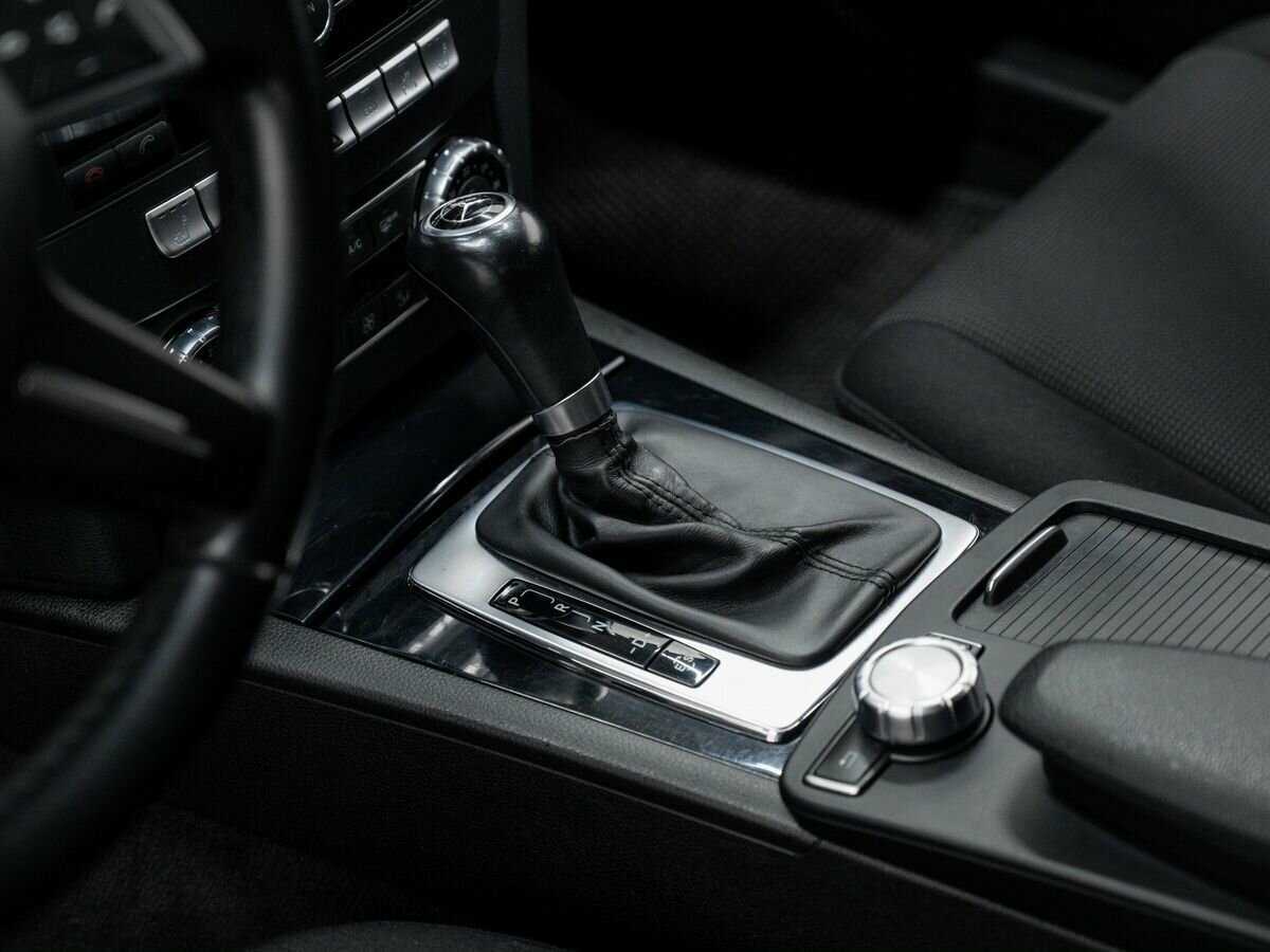 Б/У Мерседес-Бенц Ц-Класс 2012 года. Фото: #17