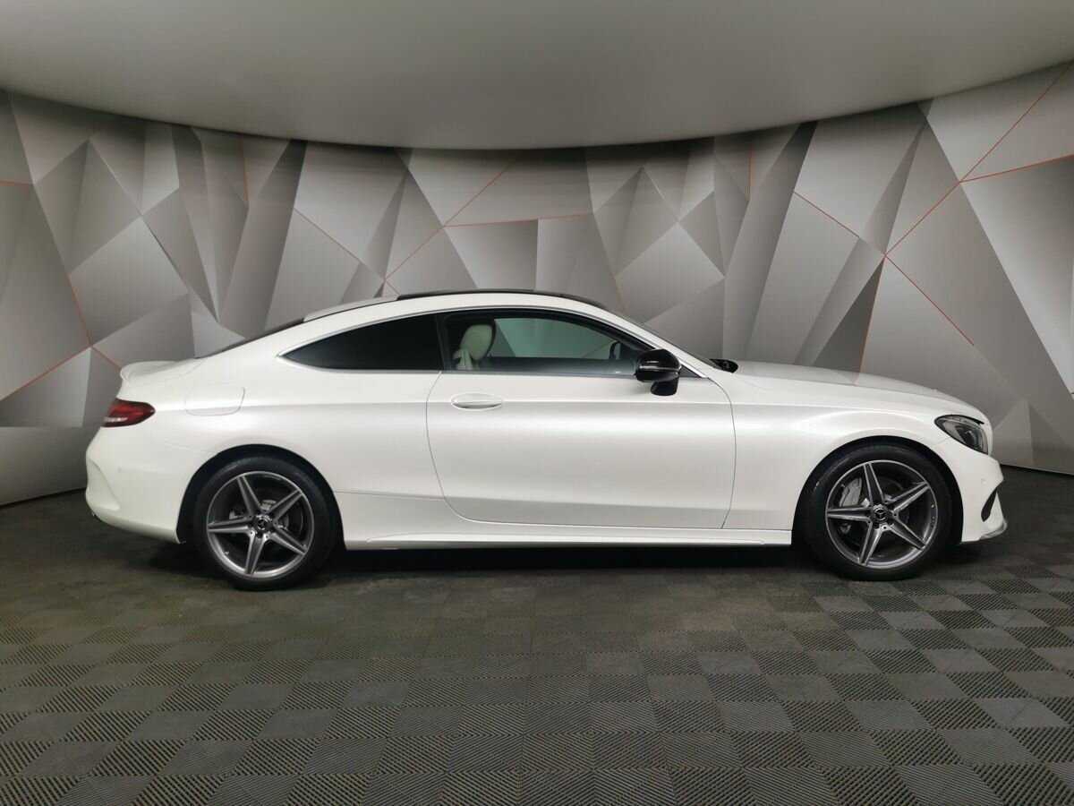 Б/У Мерседес-Бенц Ц-Класс 2015 года. Фото: #5