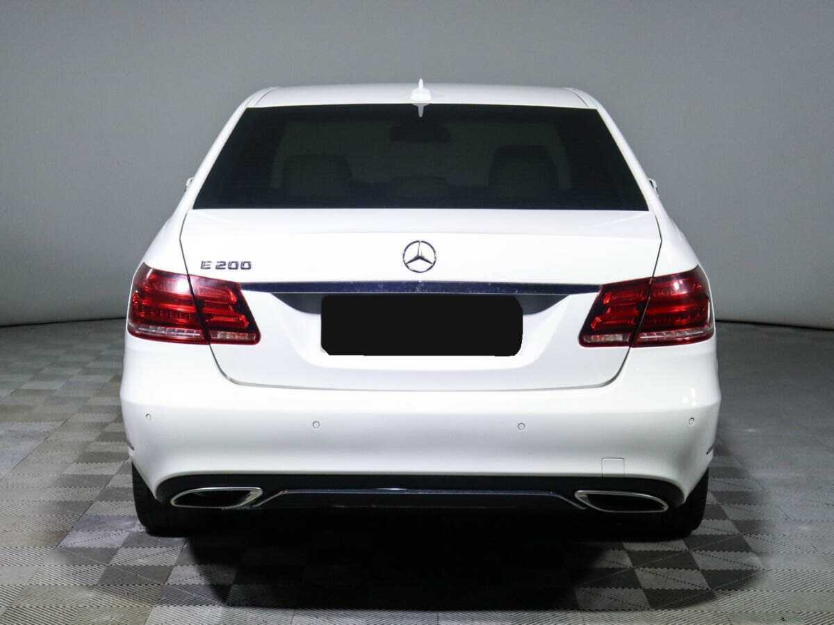 Б/У Мерседес-Бенц Е-Класс 2014 года. Фото: #4