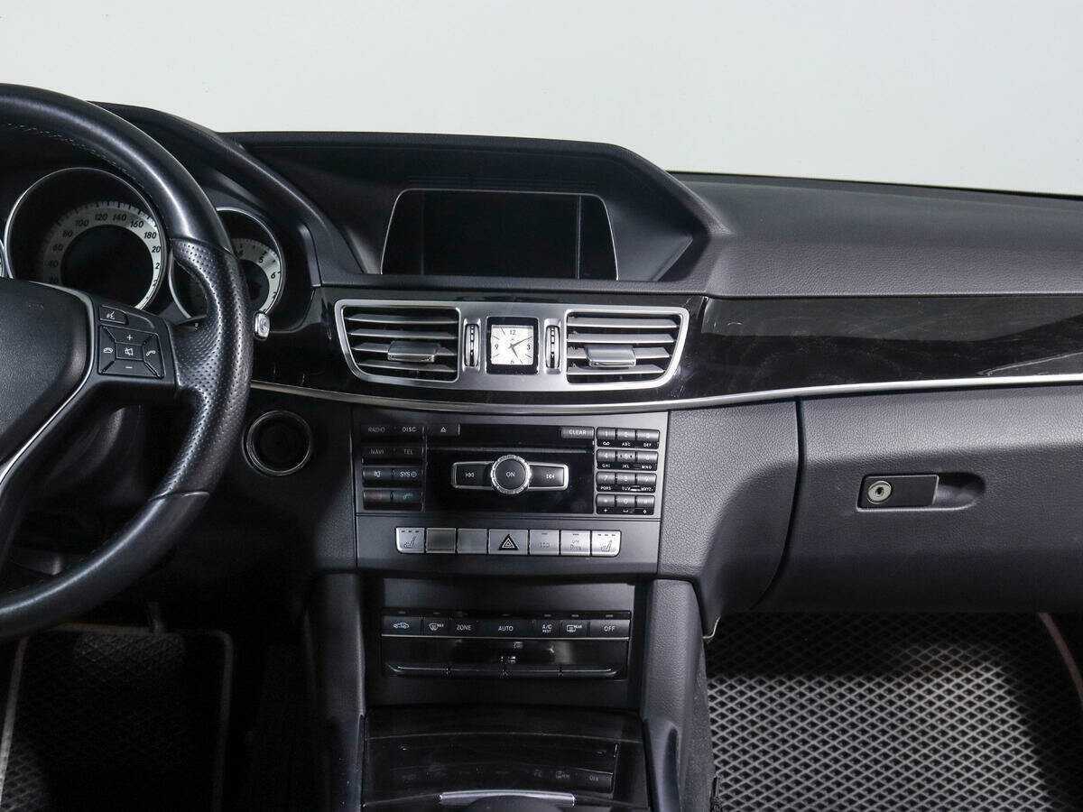 Б/У Мерседес-Бенц Е-Класс 2014 года. Фото: #11