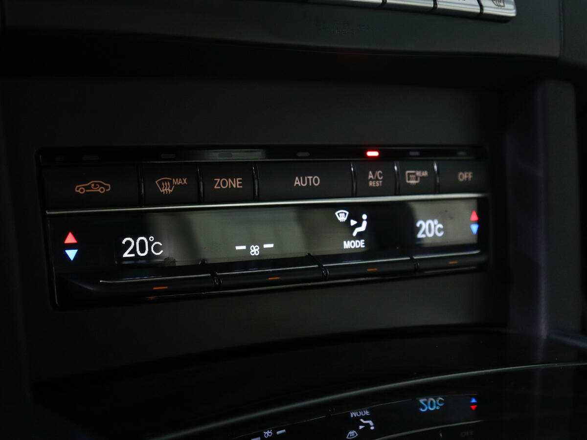 Б/У Мерседес-Бенц Е-Класс 2014 года. Фото: #16