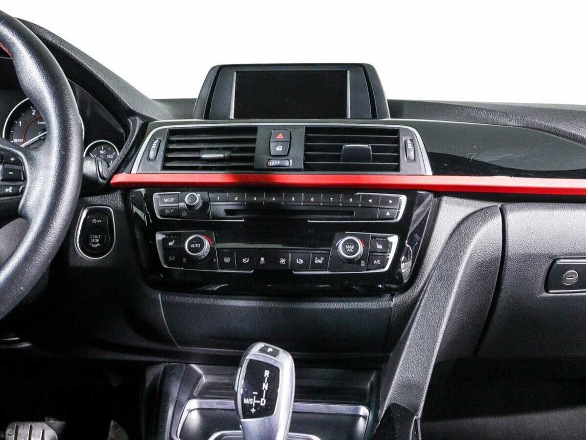 Б/У БМВ 3 серии 2016 года. Фото: #10