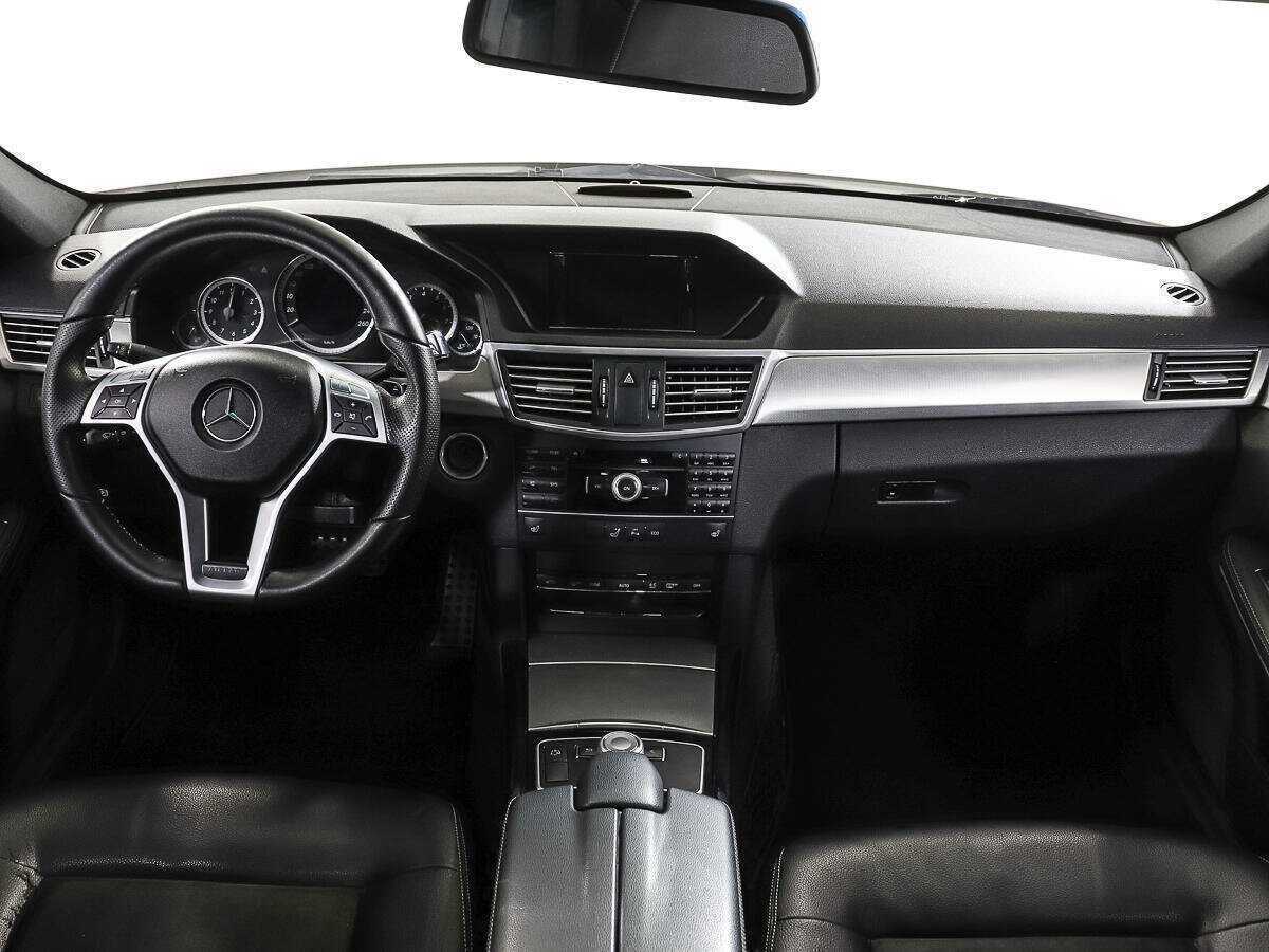 Б/У Мерседес-Бенц Е-Класс 2012 года. Фото: #11