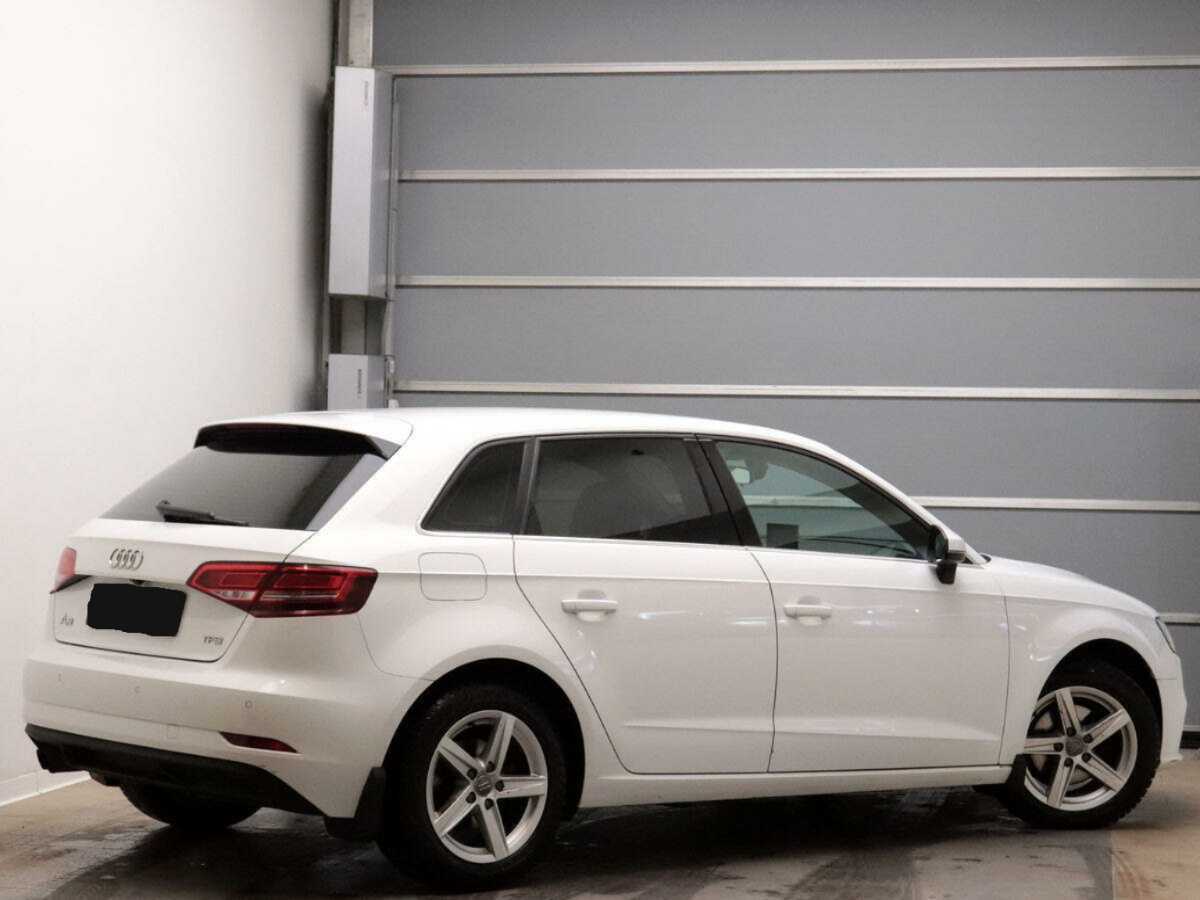 Б/У Ауди А3 2016 года. Фото: #3