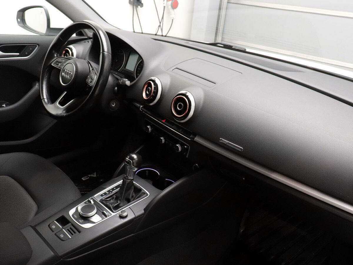 Б/У Ауди А3 2016 года. Фото: #6