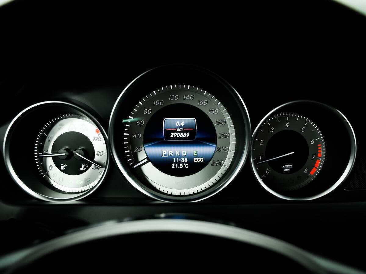 Б/У Мерседес-Бенц Ц-Класс 2013 года. Фото: #9