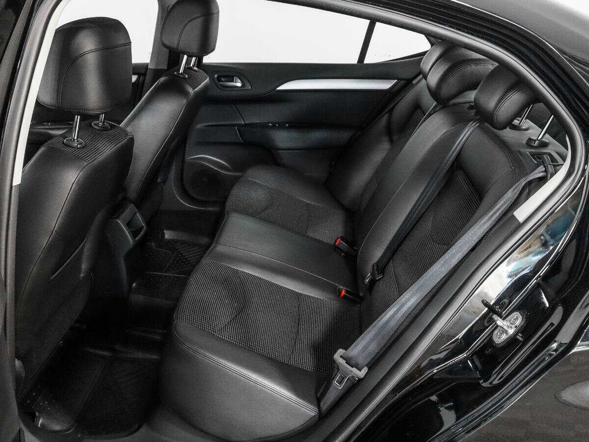 Б/У Ситроен Ц4 2017 года. Фото: #9