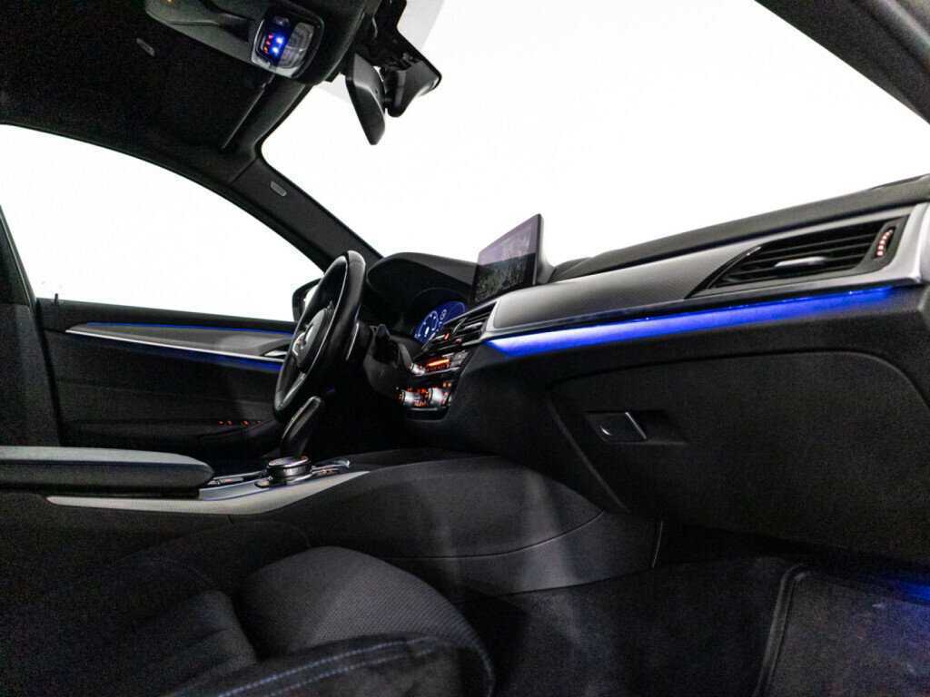 Б/У БМВ 5 серии 2018 года. Фото: #28