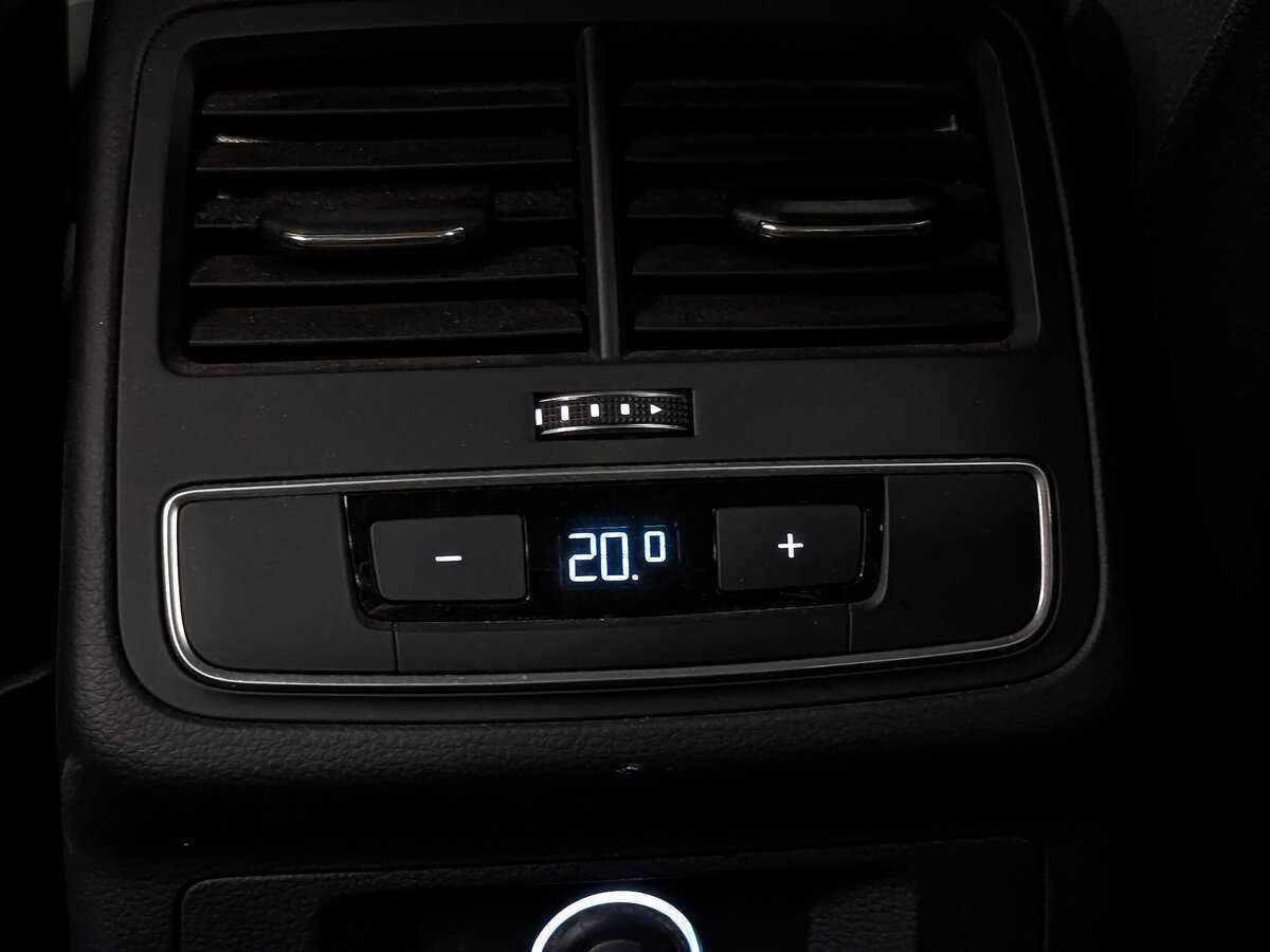 Б/У Ауди А4 2018 года. Фото: #28