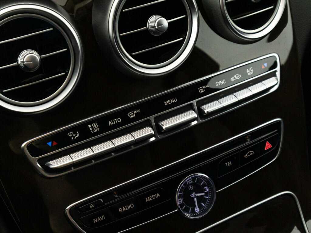 Б/У Мерседес-Бенц Ц-Класс 2015 года. Фото: #17