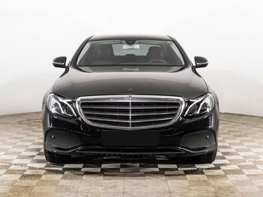 Б/У Мерседес-Бенц Е-Класс 2019 года. Фото: #1