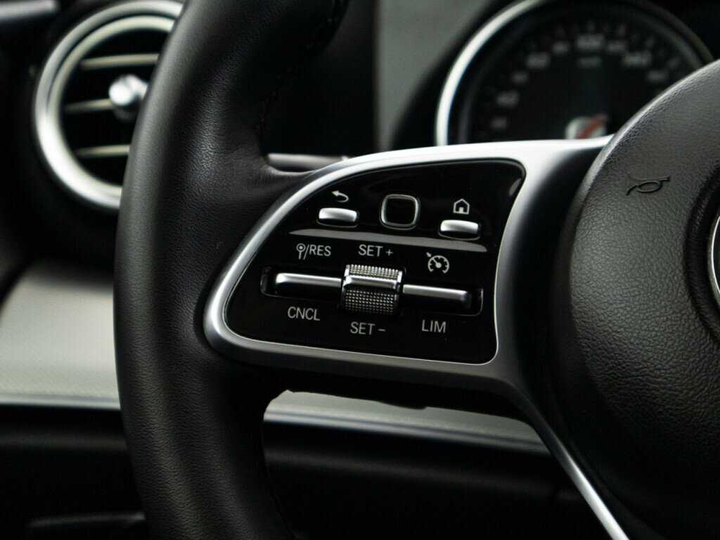 Б/У Мерседес-Бенц Е-Класс 2019 года. Фото: #19