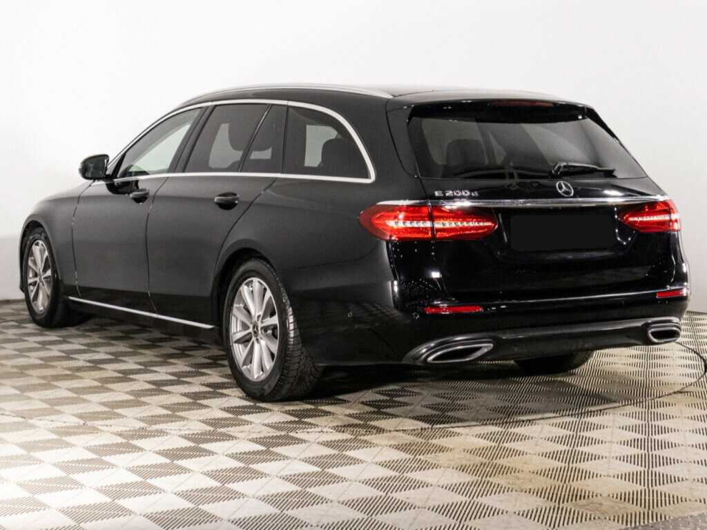 Б/У Мерседес-Бенц Е-Класс 2018 года. Фото: #6