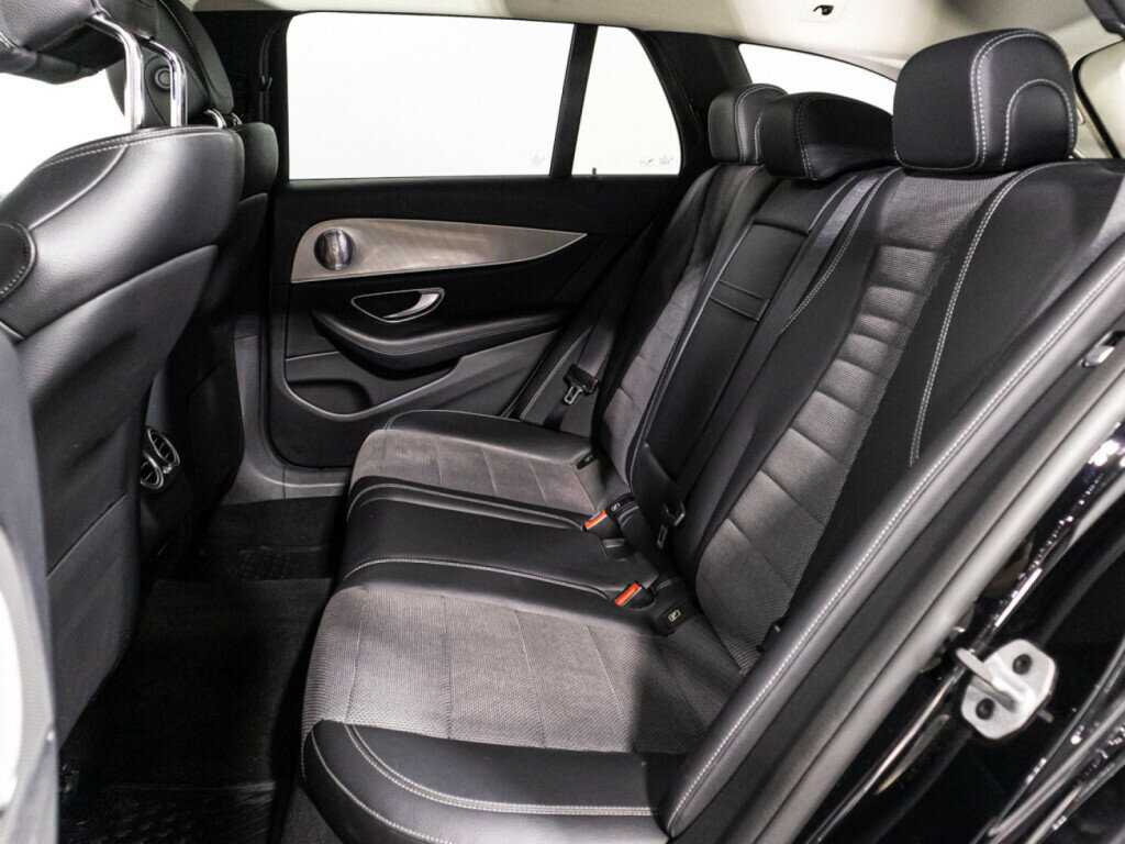 Б/У Мерседес-Бенц Е-Класс 2018 года. Фото: #9