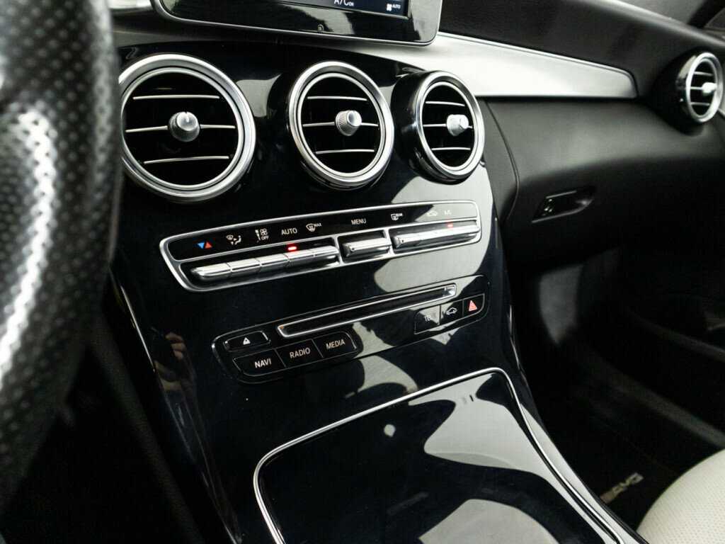 Б/У Мерседес-Бенц Ц-Класс 2017 года. Фото: #12