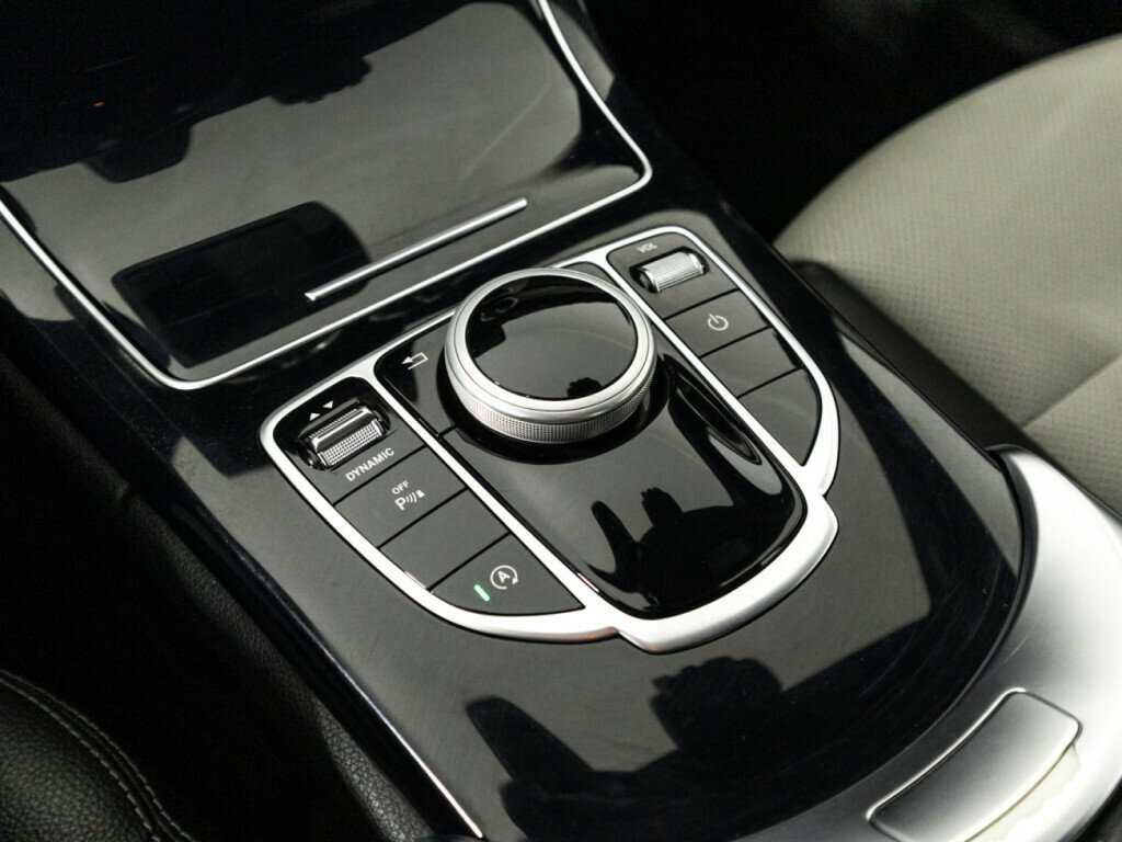 Б/У Мерседес-Бенц Ц-Класс 2017 года. Фото: #13