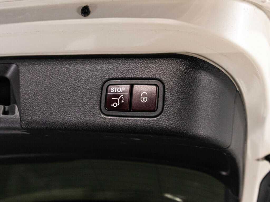 Б/У Мерседес-Бенц М-Класс 2014 года. Фото: #12