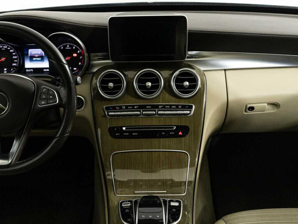 Б/У Мерседес-Бенц Ц-Класс 2015 года. Фото: #13