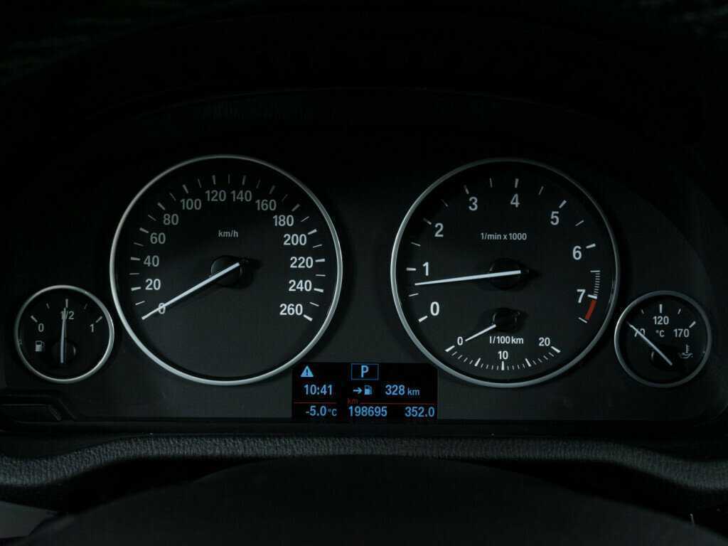 Б/У БМВ Икс3 2015 года. Фото: #11