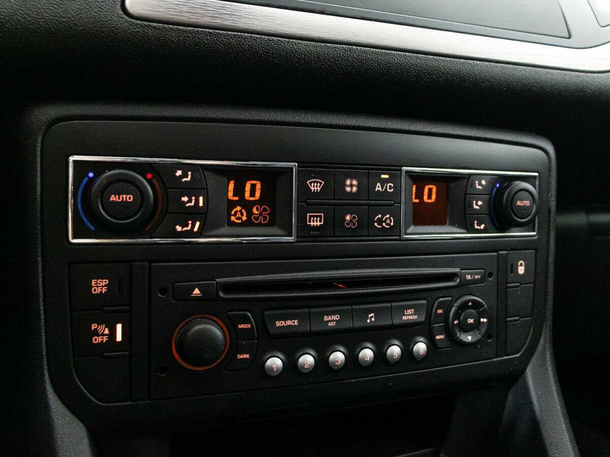 Б/У Ситроен Ц5 2012 года. Фото: #16