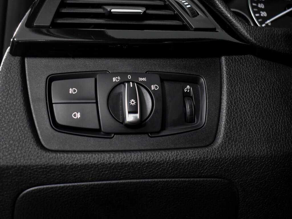 Б/У БМВ 3 серии 2017 года. Фото: #9