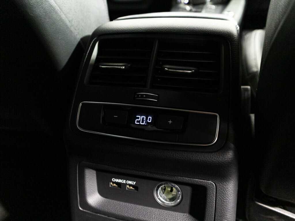 Б/У Ауди А4 2019 года. Фото: #21