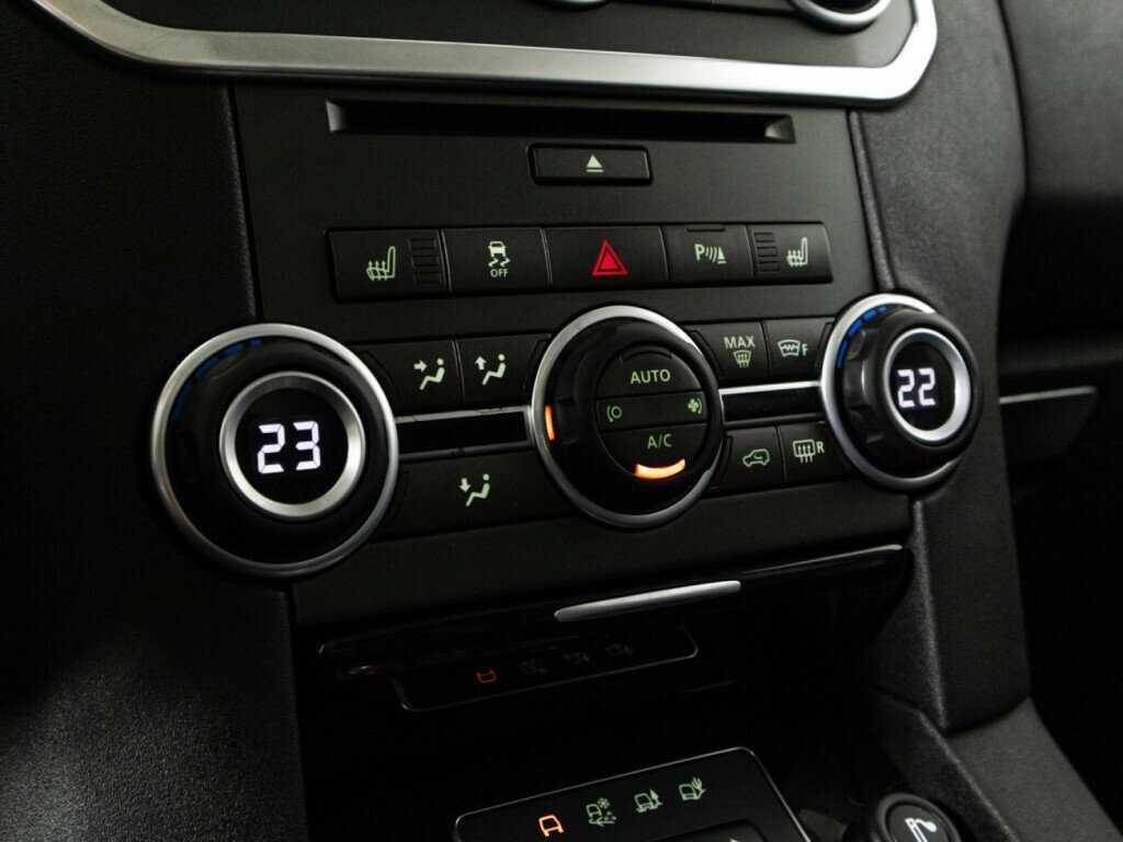 Б/У Лэнд Ровер Дискавери 2016 года. Фото: #17