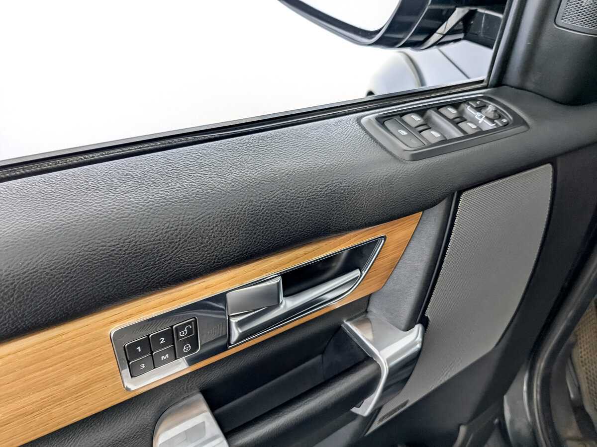 Б/У Лэнд Ровер Дискавери 2014 года. Фото: #27