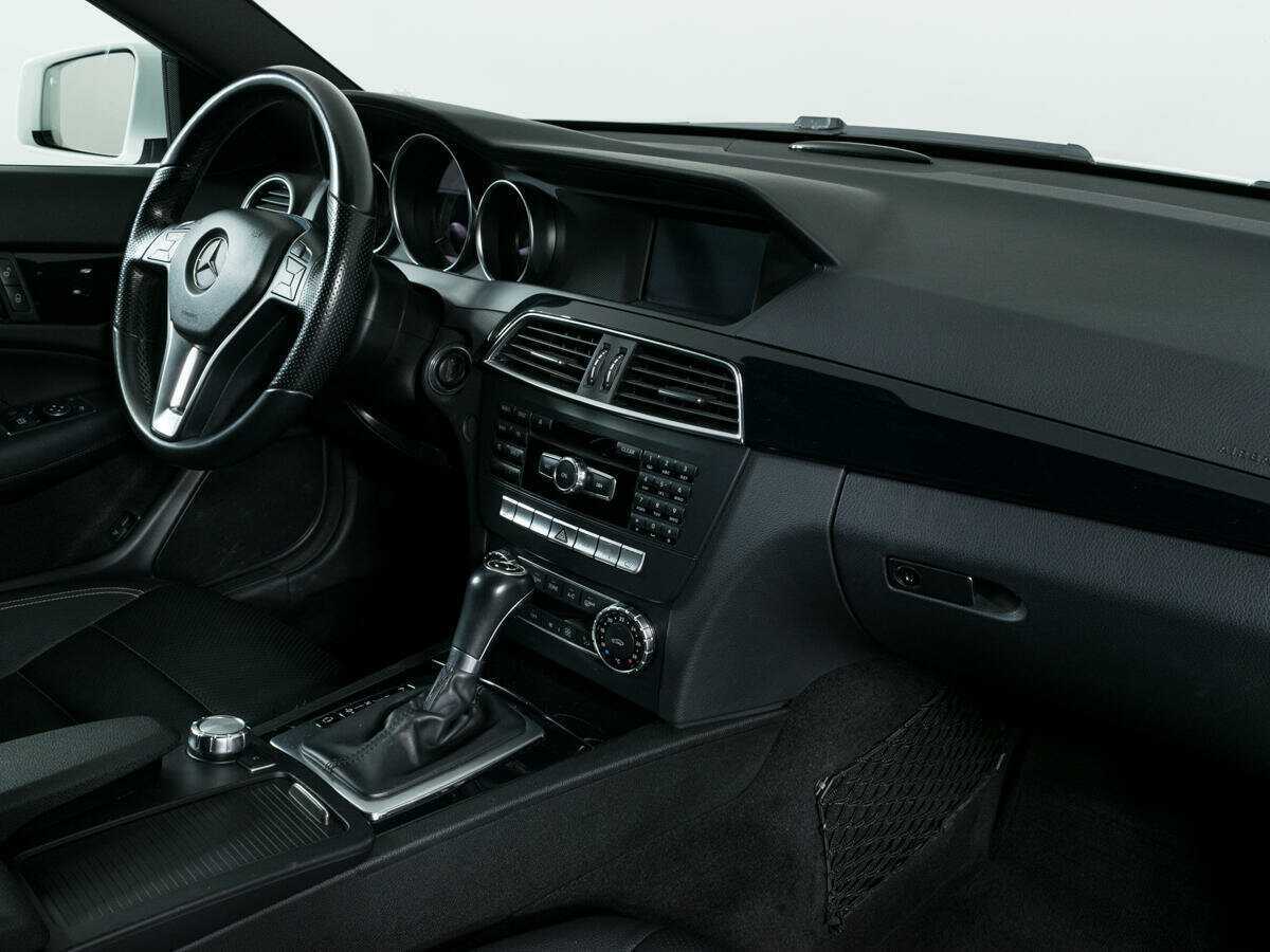 Б/У Мерседес-Бенц Ц-Класс 2014 года. Фото: #7