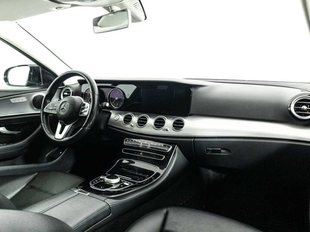 Б/У Мерседес-Бенц Е-Класс 2019 года. Фото: #8