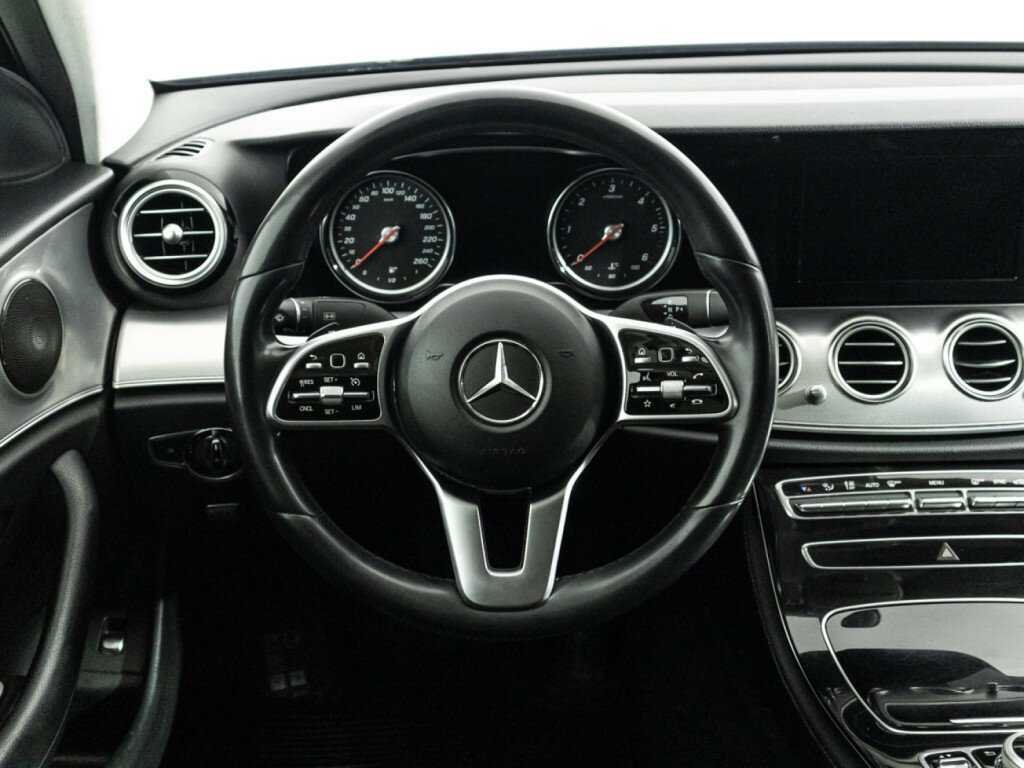 Б/У Мерседес-Бенц Е-Класс 2019 года. Фото: #18