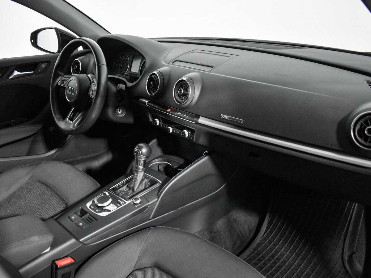 Б/У Ауди А3 2018 года. Фото: #13