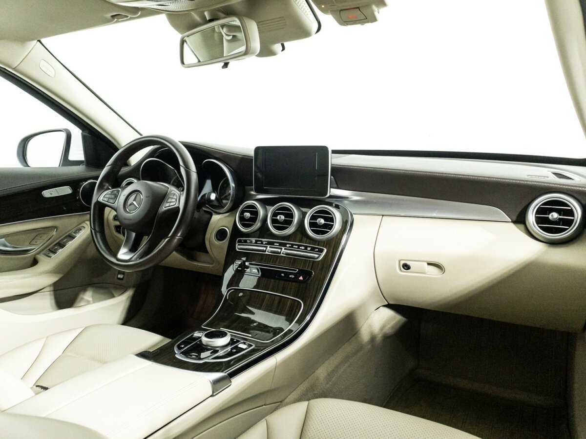 Б/У Мерседес-Бенц Ц-Класс 2017 года. Фото: #8